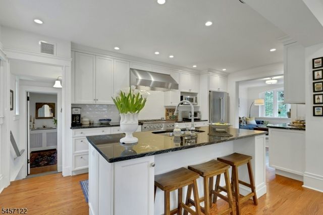 50 Afterglow Avenue, Verona Twp., NJ 07044