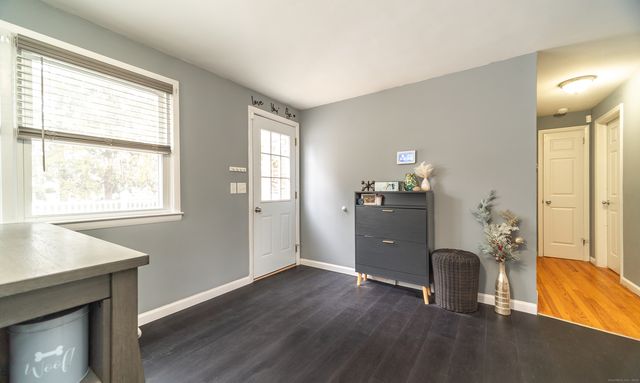 49 Pennsylvania Avenue, Montville, CT 06370