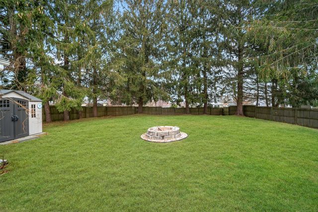 49 Pennsylvania Avenue, Montville, CT 06370