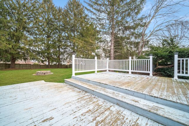 49 Pennsylvania Avenue, Montville, CT 06370