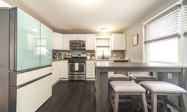 49 Pennsylvania Avenue, Montville, CT 06370