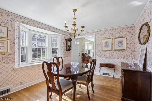 33 Coolidge Ave, West Caldwell Twp., NJ 07006