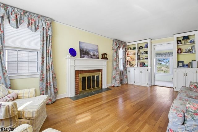 33 Coolidge Ave, West Caldwell Twp., NJ 07006