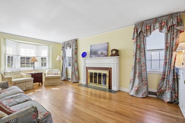 33 Coolidge Ave, West Caldwell Twp., NJ 07006