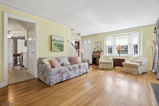 33 Coolidge Ave, West Caldwell Twp., NJ 07006