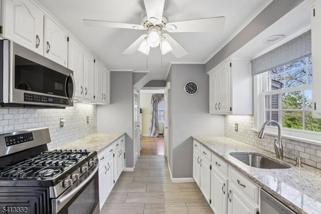 33 Coolidge Ave, West Caldwell Twp., NJ 07006