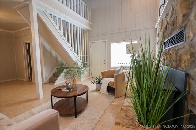 129 W Tahlequah, Sulphur, OK 73086