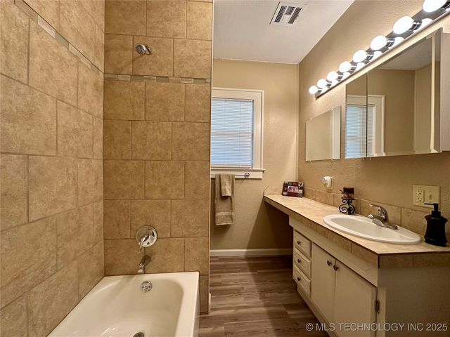 129 W Tahlequah, Sulphur, OK 73086