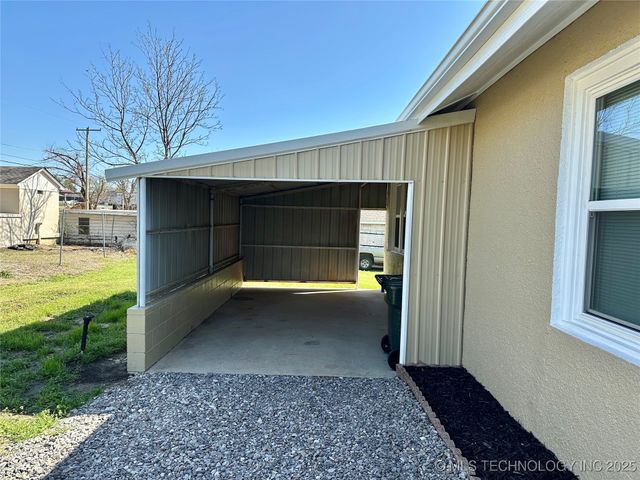 129 W Tahlequah, Sulphur, OK 73086