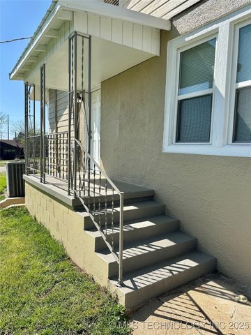 129 W Tahlequah, Sulphur, OK 73086
