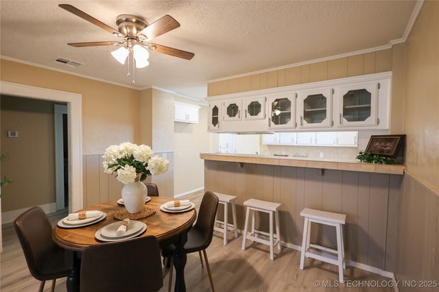 129 W Tahlequah, Sulphur, OK 73086