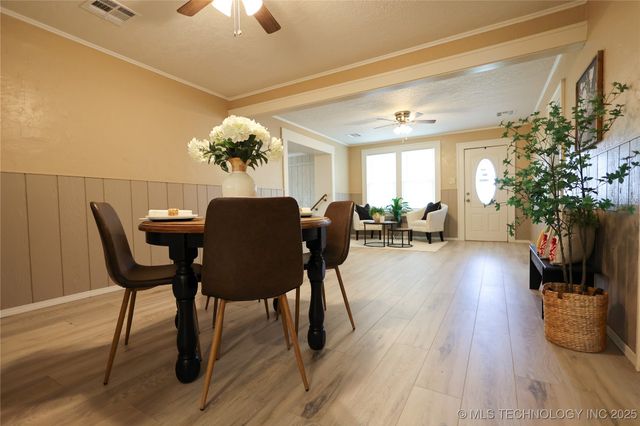 129 W Tahlequah, Sulphur, OK 73086