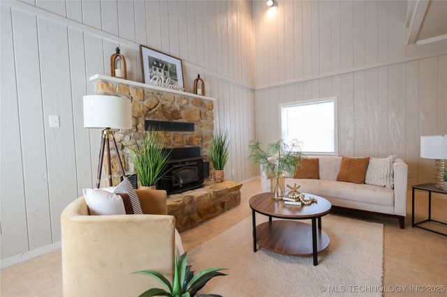 129 W Tahlequah, Sulphur, OK 73086