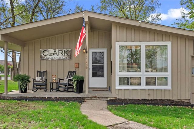 11905 W 91st Terrace, Lenexa, KS 66215