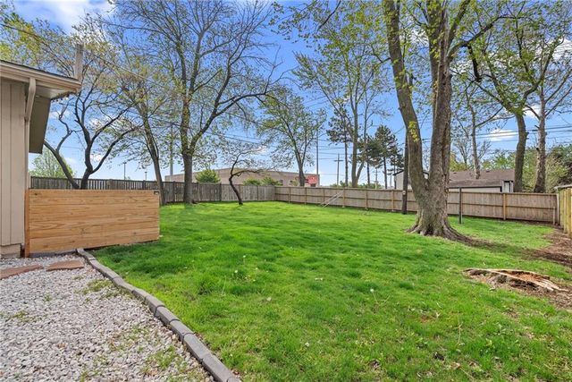11905 W 91st Terrace, Lenexa, KS 66215