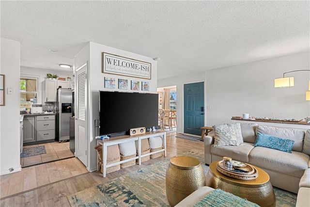 11905 W 91st Terrace, Lenexa, KS 66215