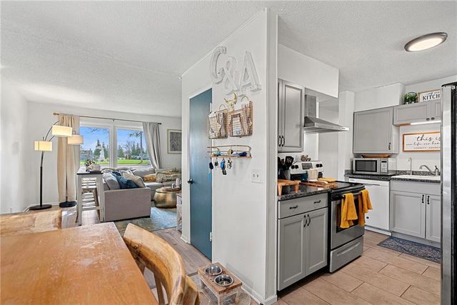 11905 W 91st Terrace, Lenexa, KS 66215