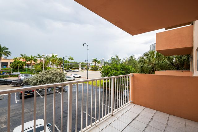 2200 E Hallandale Beach Boulevard 202, Hallandale Beach, FL 33009