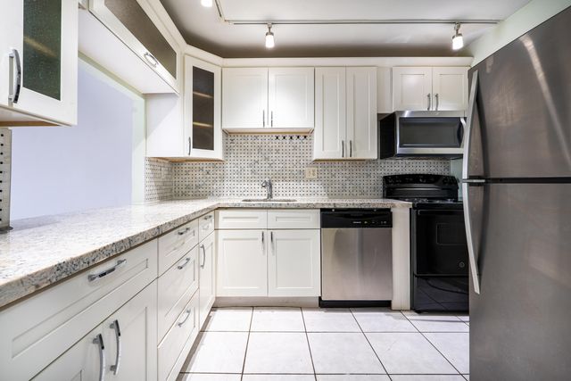 2200 E Hallandale Beach Boulevard 202, Hallandale Beach, FL 33009