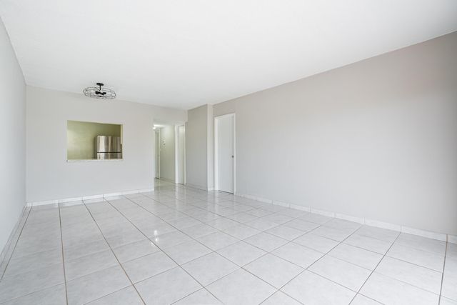 2200 E Hallandale Beach Boulevard 202, Hallandale Beach, FL 33009