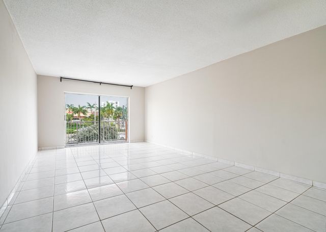 2200 E Hallandale Beach Boulevard 202, Hallandale Beach, FL 33009