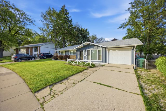 6 Beacon Avenue, Romeoville, IL 60446