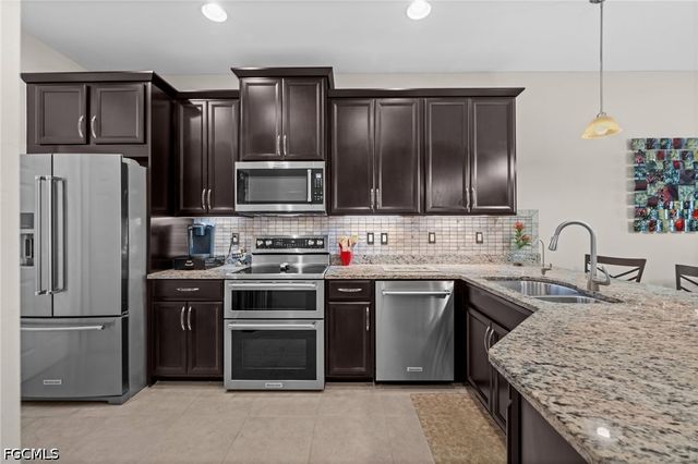 3105 Redstone CIR, North Fort Myers, FL 33917