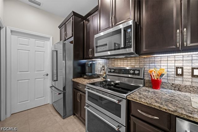 3105 Redstone CIR, North Fort Myers, FL 33917