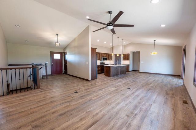 1957 Golden Gate WAY, Holmen, WI 54636