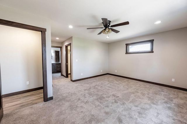 1957 Golden Gate WAY, Holmen, WI 54636