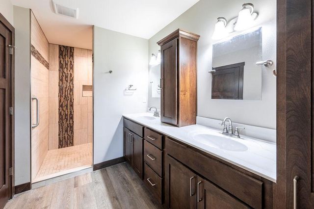 1957 Golden Gate WAY, Holmen, WI 54636