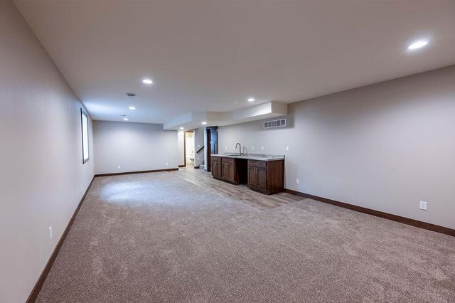 1957 Golden Gate WAY, Holmen, WI 54636