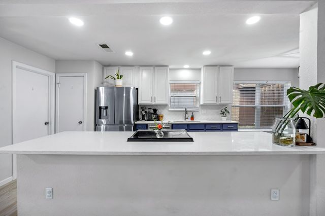 656 Red River Drive, Lewisville, TX 75077