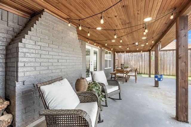 656 Red River Drive, Lewisville, TX 75077