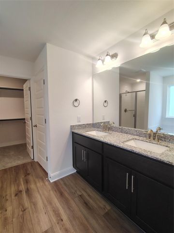 7 Keystone Court, Angleton, TX 77515