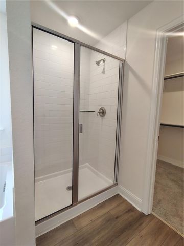 7 Keystone Court, Angleton, TX 77515