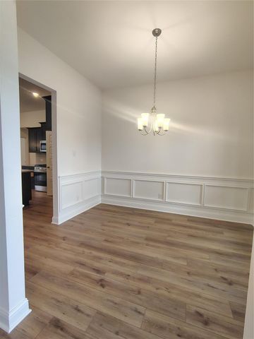 7 Keystone Court, Angleton, TX 77515