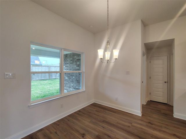 7 Keystone Court, Angleton, TX 77515