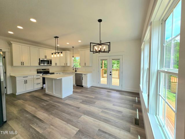 117 Clearwater Drive, Unicoi, TN 37692
