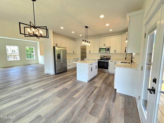 117 Clearwater Drive, Unicoi, TN 37692