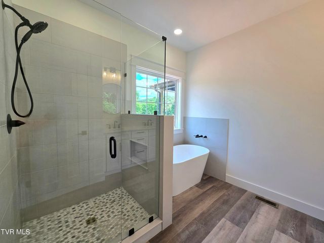 117 Clearwater Drive, Unicoi, TN 37692