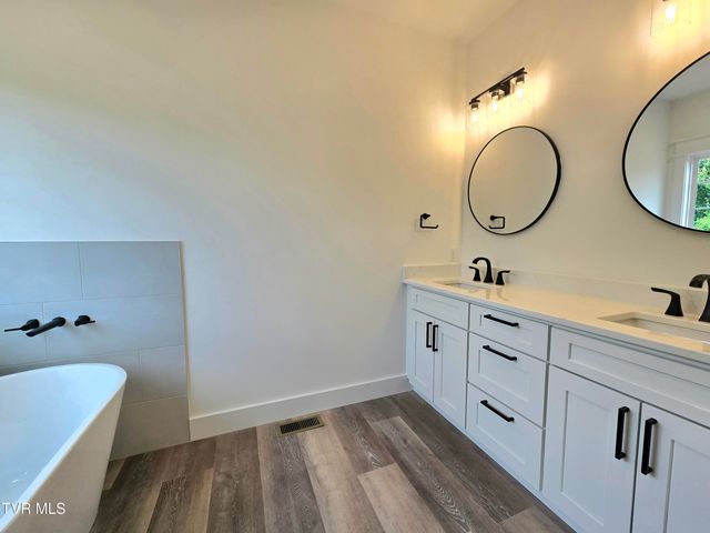 117 Clearwater Drive, Unicoi, TN 37692
