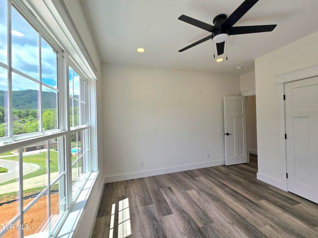 117 Clearwater Drive, Unicoi, TN 37692
