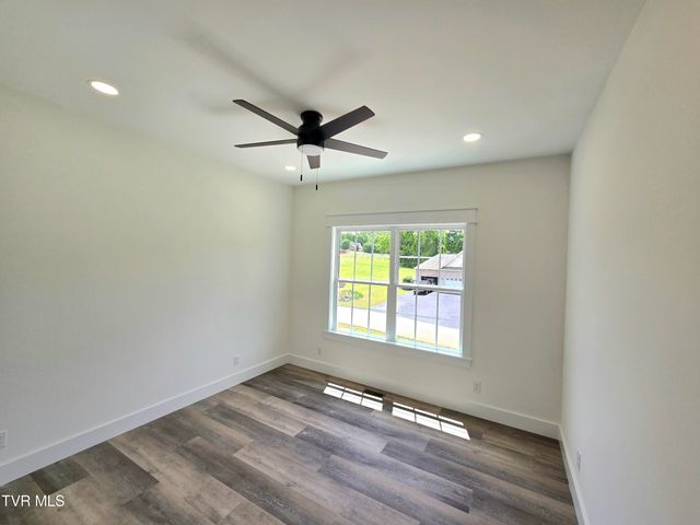 117 Clearwater Drive, Unicoi, TN 37692