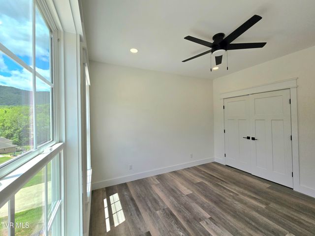 117 Clearwater Drive, Unicoi, TN 37692