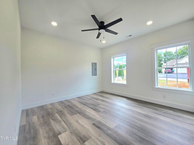 117 Clearwater Drive, Unicoi, TN 37692