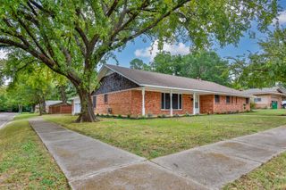 402 Melody Lane, Gainesville, TX 76240