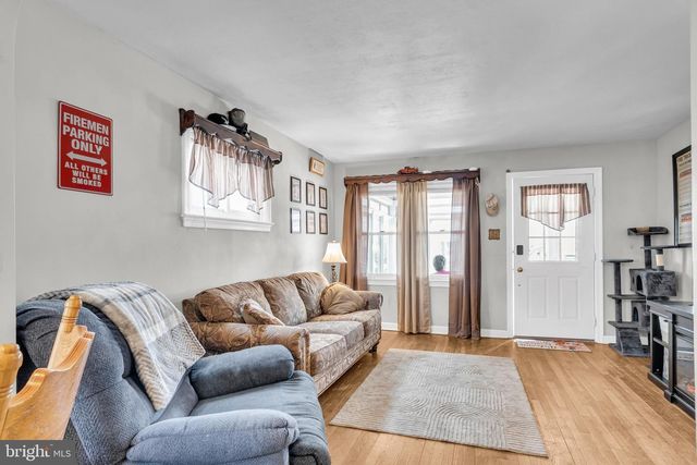 227 LOCUST ST, New Holland, PA 17557