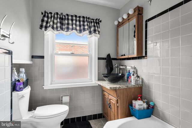 227 LOCUST ST, New Holland, PA 17557