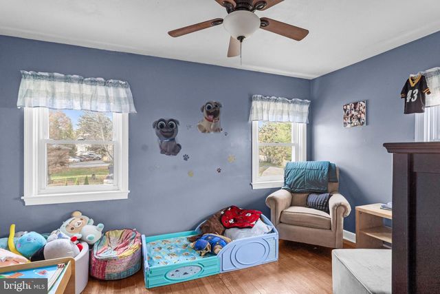 227 LOCUST ST, New Holland, PA 17557